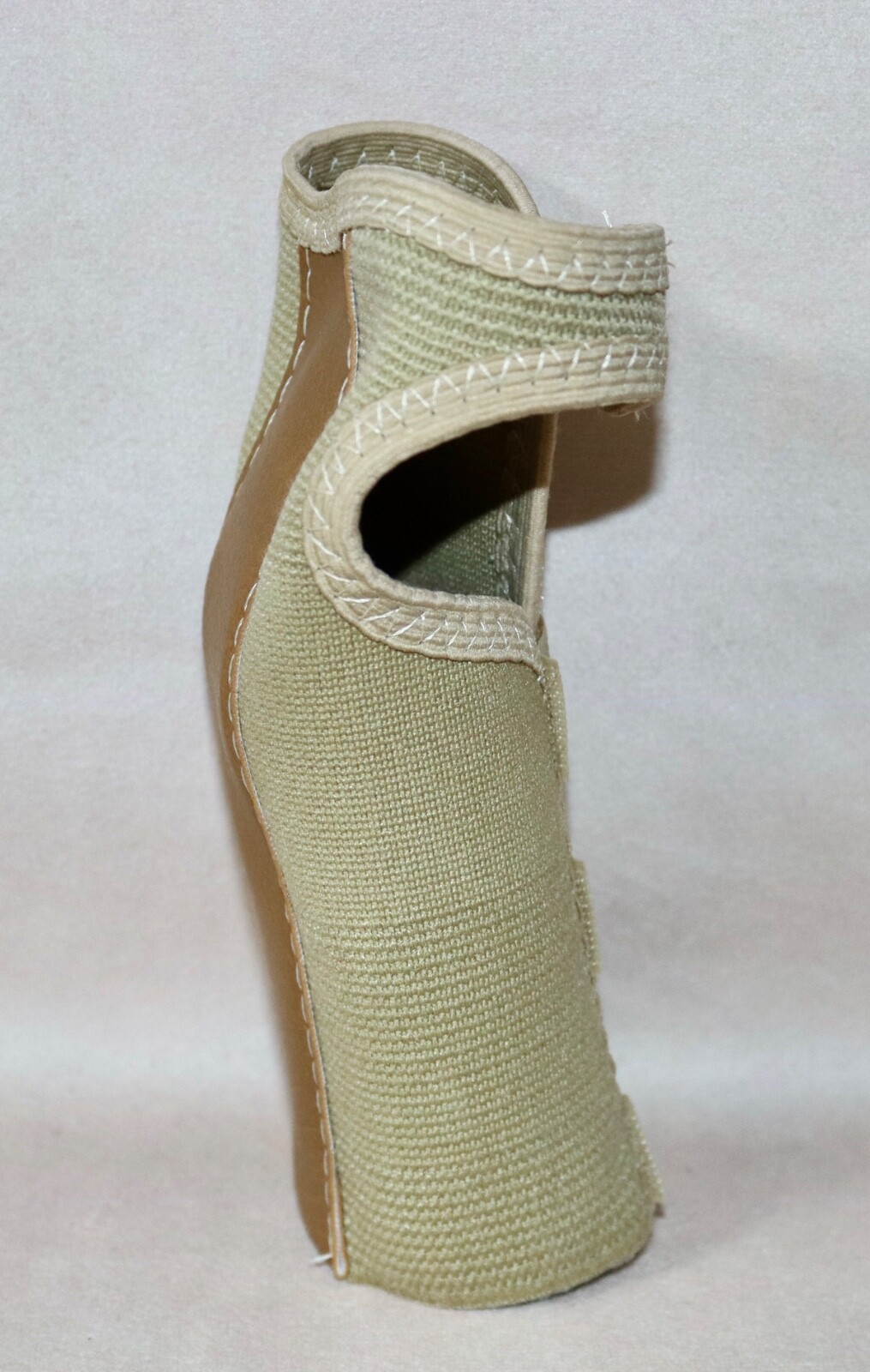 Starline Elastic Wrist Race ~ Adult Right Small ~ Beige #112207 NEW