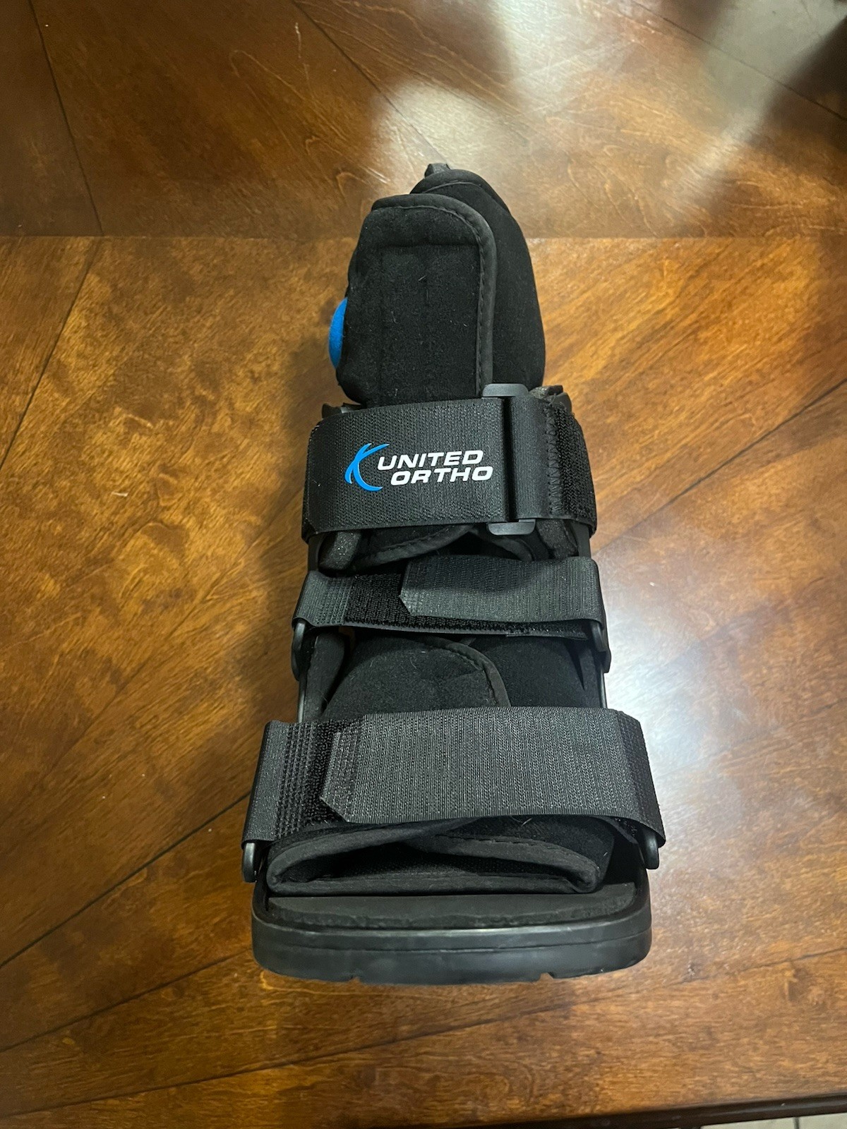 United Ortho Adjustable Black Ankle/Foot Walking Boot, Size SM Plastic