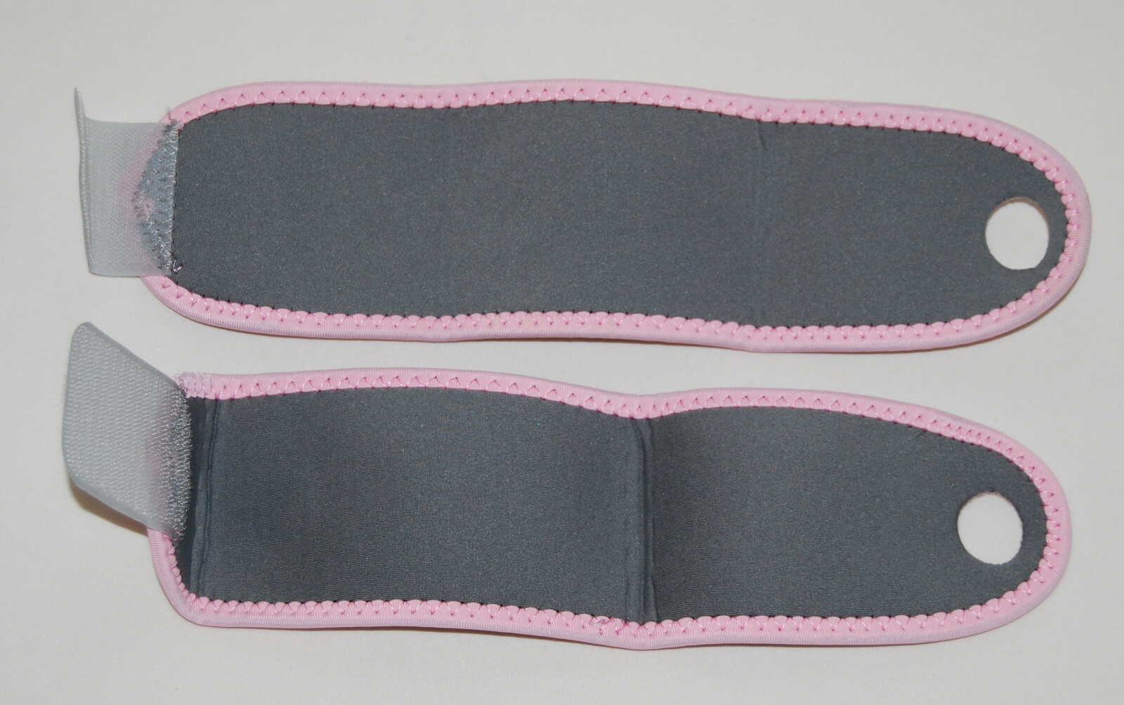 New 2-Pack Pink Compression Wrist Wraps for Pain Relief OSFM