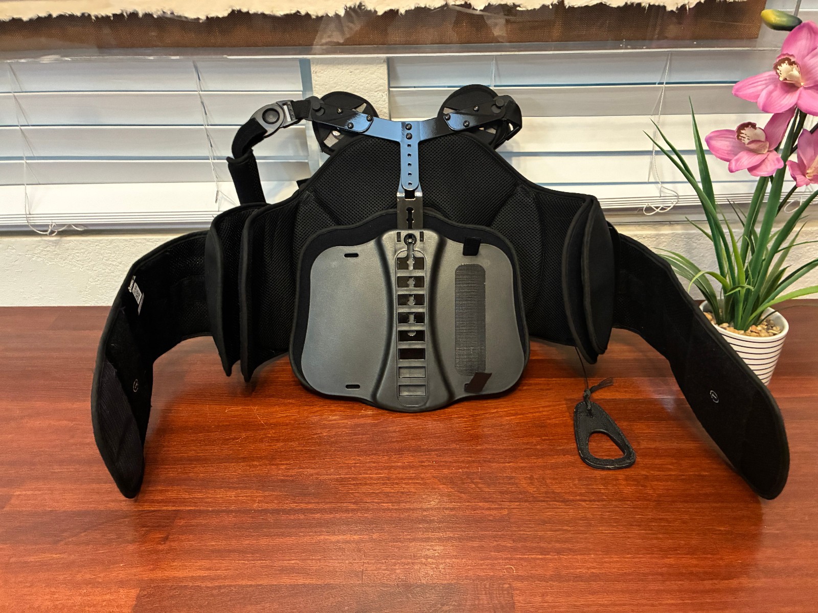 Breg Pinnacle TLSO 464 Back Brace Spinal Orthosis Adjustable 85% New
