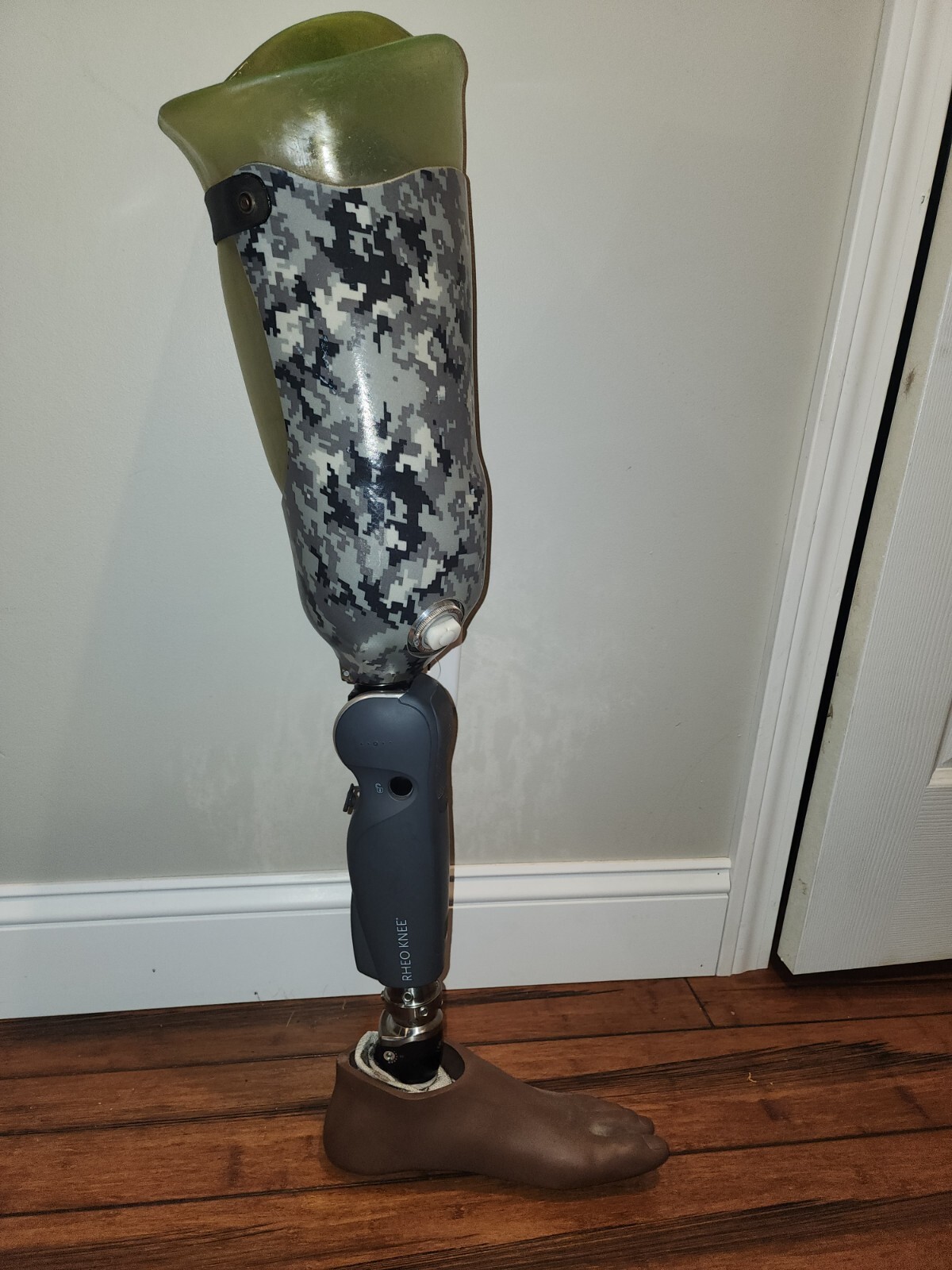 OSSUR rheo knee, kinterra Reflex Rotate foot,, READ description!!