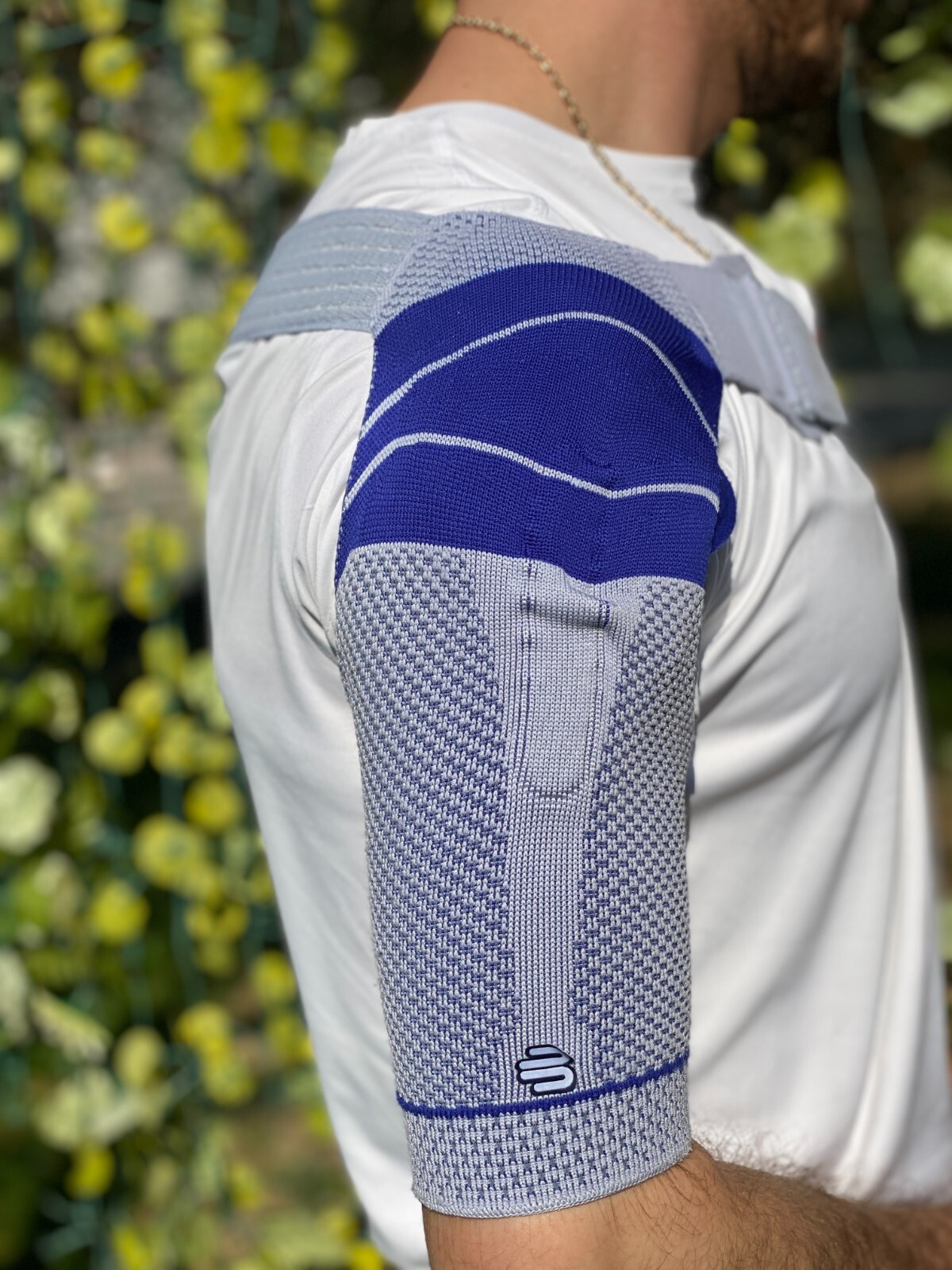 Bauerfeind OmoTrain® S Shoulder Brace Pain Relief Strained Shoulder Size 1