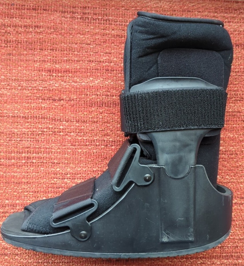 LARGE United Ortho Air Stabilizing Walking Boot Fractures Sprains Post S Black
