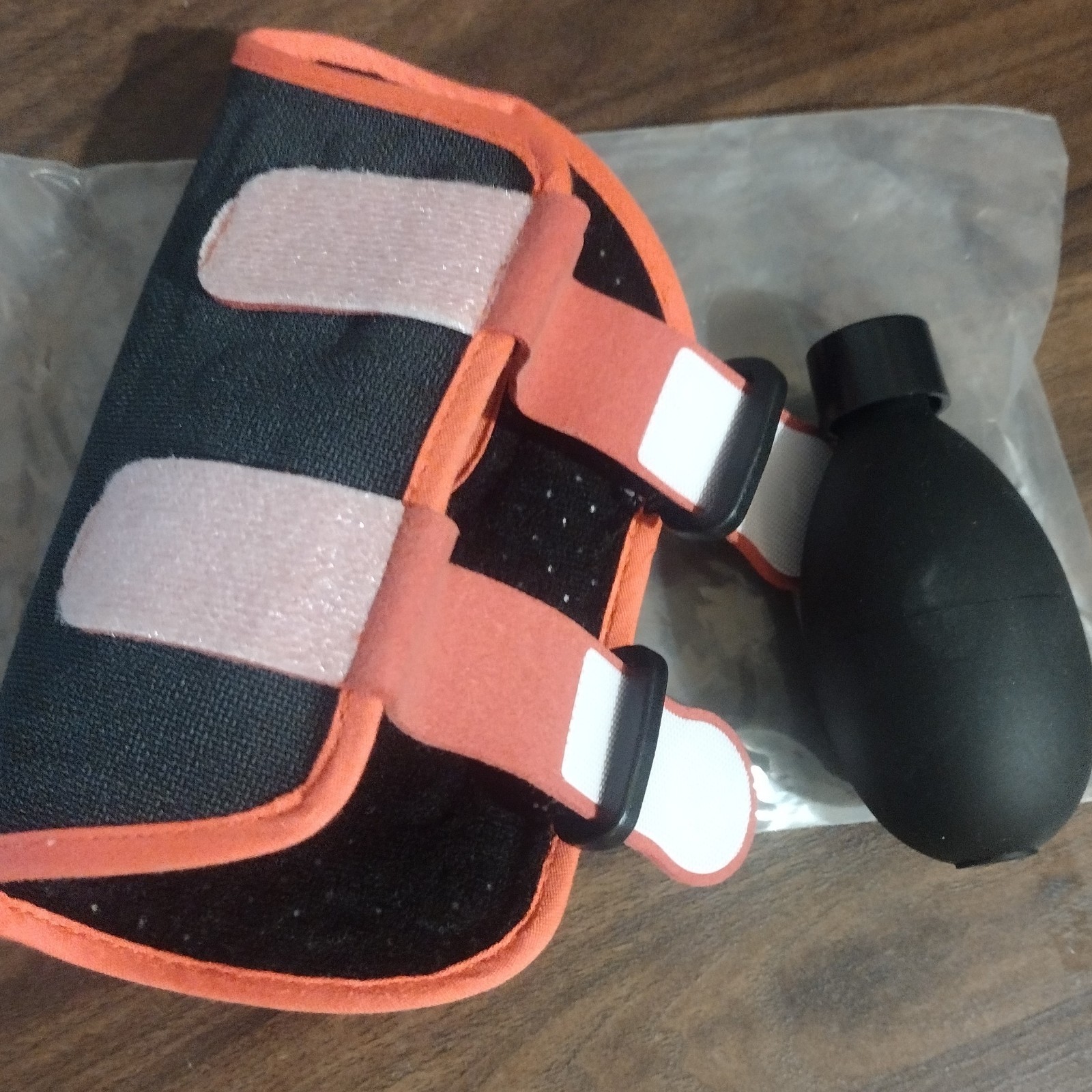 Inflatable Wrist Brace for Carpal Tunnel, (Left Hand)