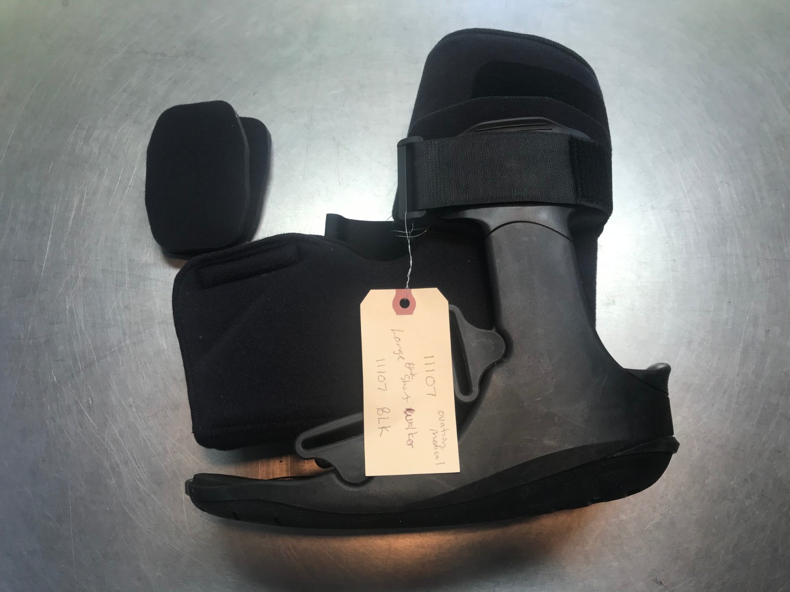 11107 Ovation Medical Pneumatic Shockpod Short Walker Brace LARGE Black