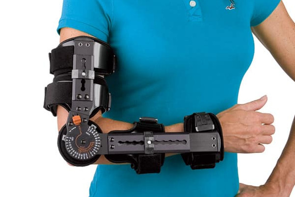 Breg AE023200 Telescoping Elbow Brace – Right Arm – Universal Size New/Open Box