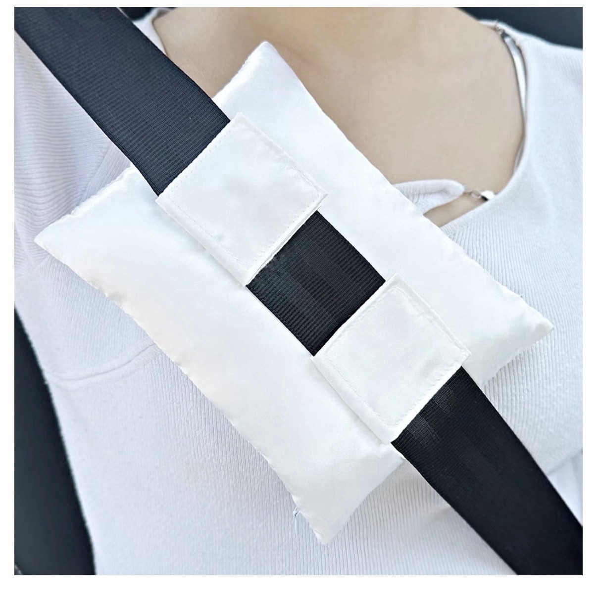 Post Mastectomy Seat Belt Pillow with Port Protector & Clip – Adjustable White