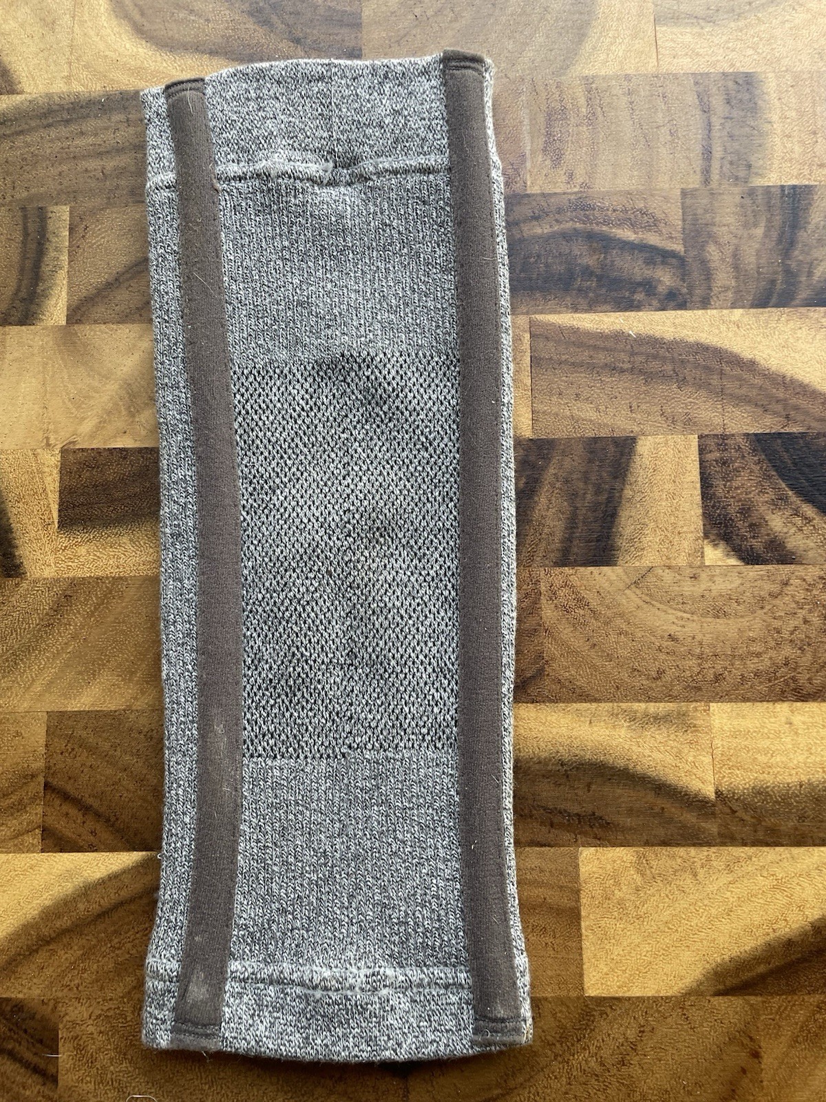 Incrediwear Arm Compression Sleeve Gray Size M Carbon/Germanium Infused CE G702