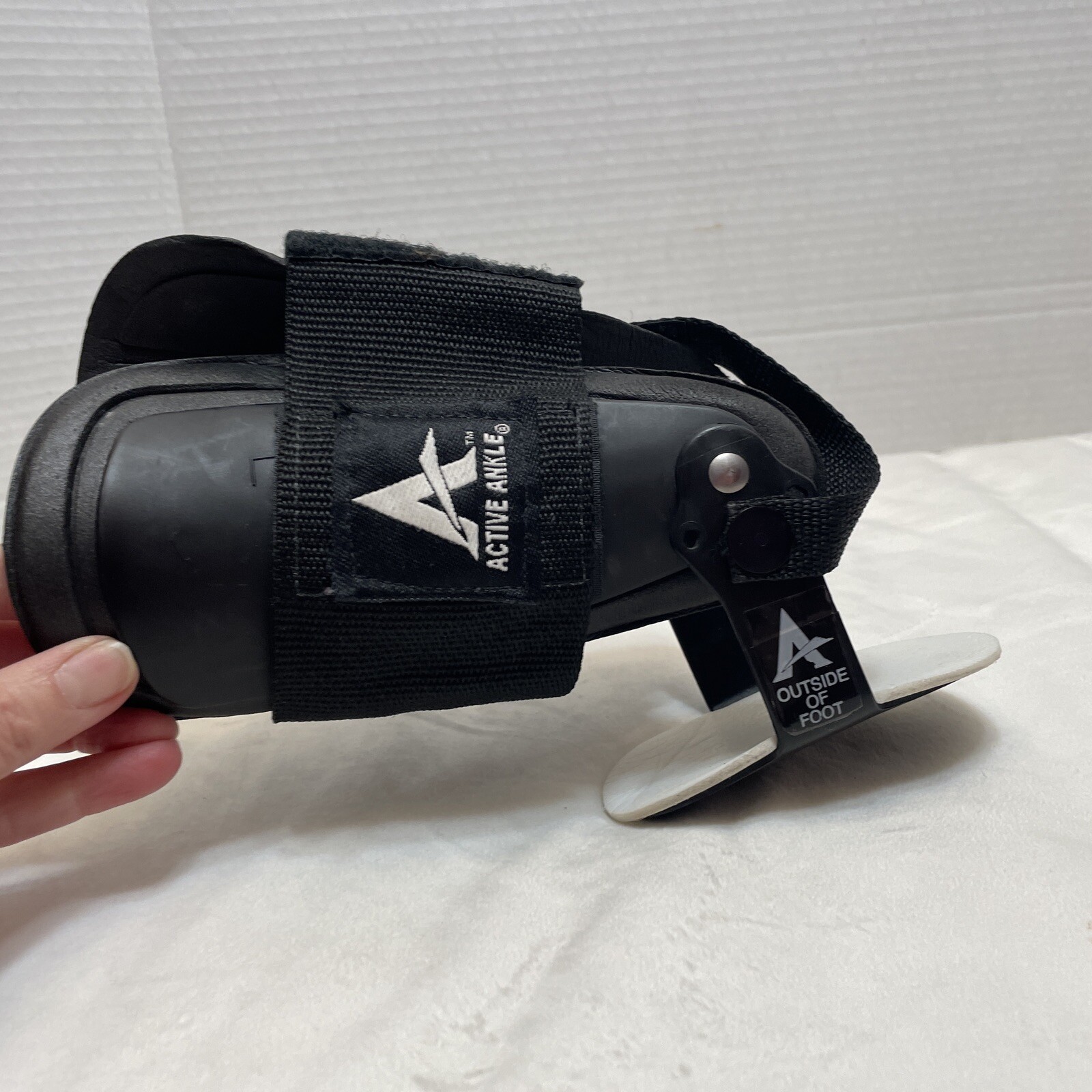 Active Ankle Support Hinged Brace Small Black Medial Lateral