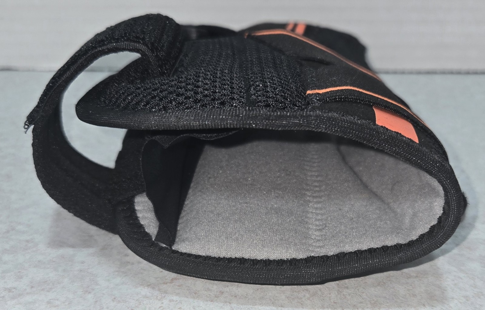 KNEOPMS Wrist Support Brace – Carpal Tunnel Black L/XL Left / Open Box