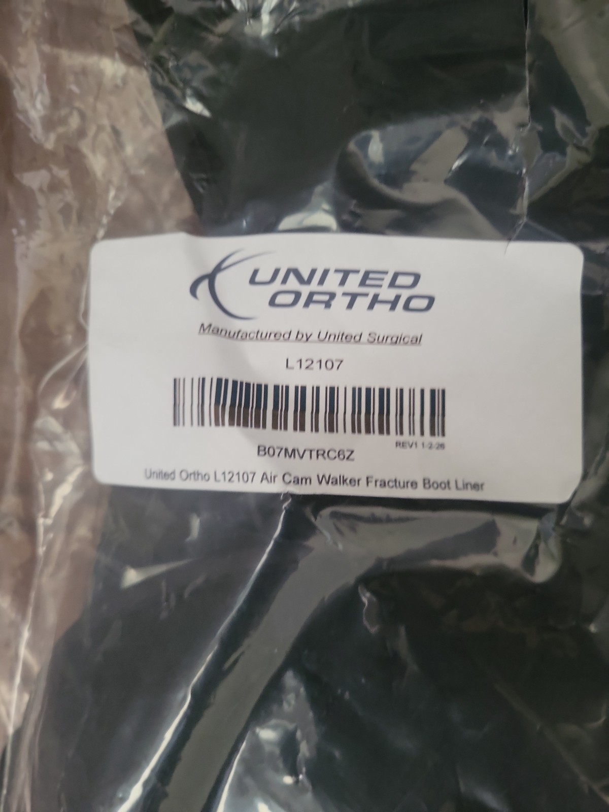 United Ortho Air Cam Walker Fracture Boot Liner, Black Large