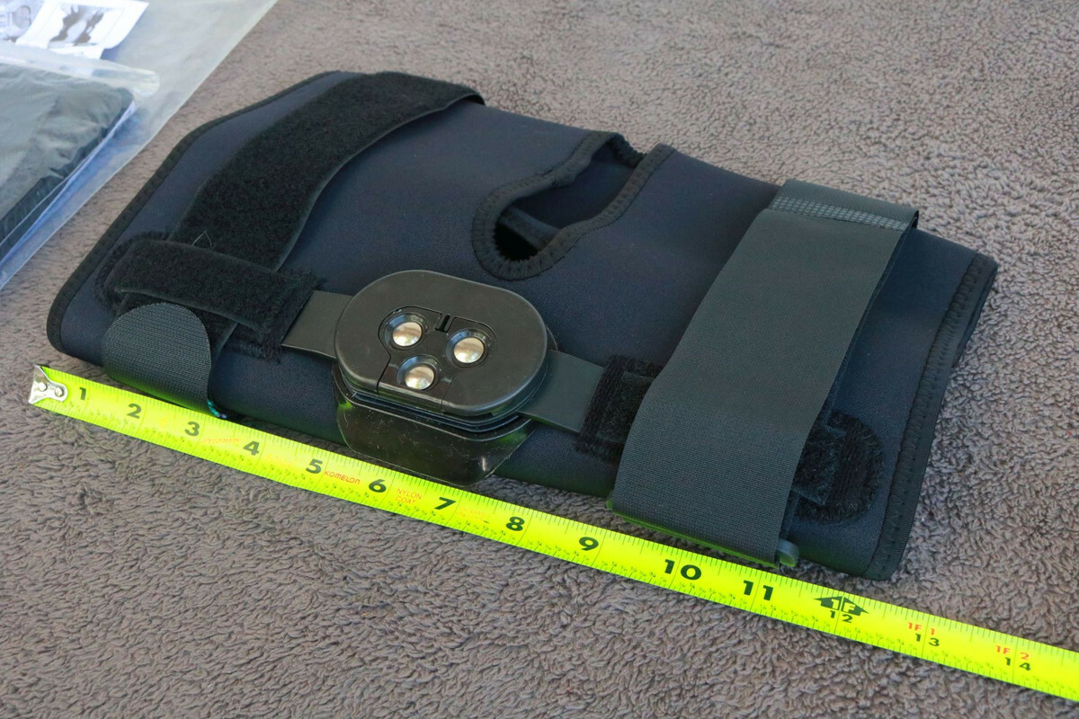 Knee Brace Hinged Large Comfortland comfortable in bag with accessories IW
