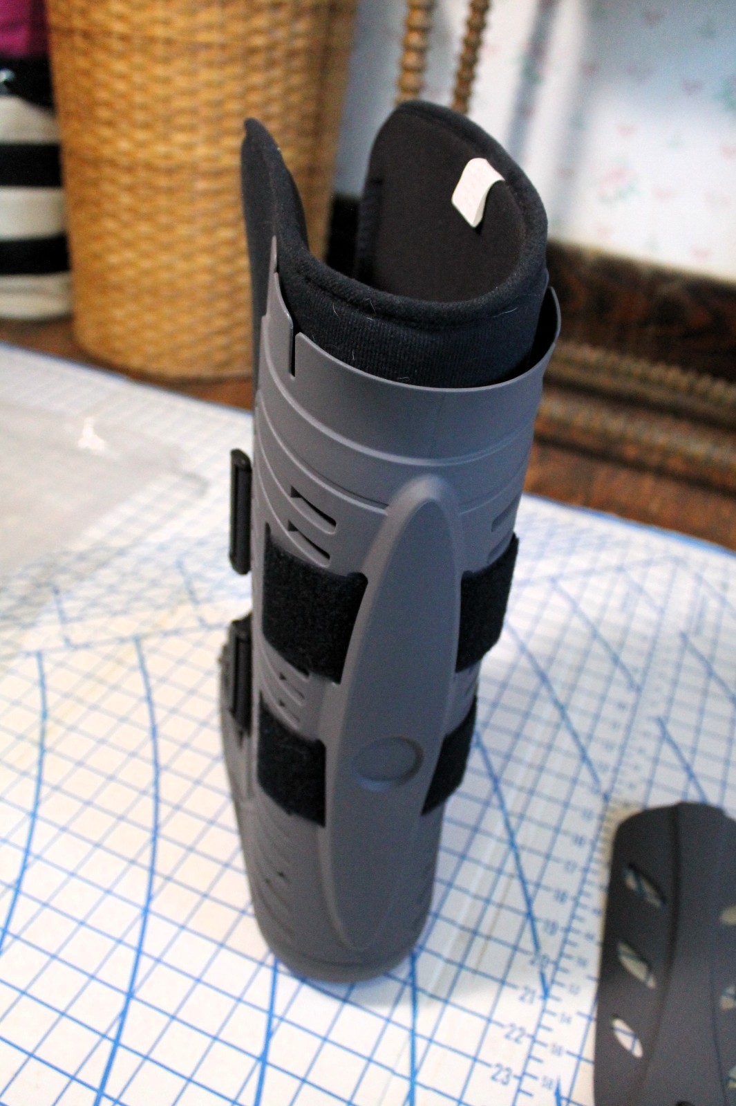 Coreline Full Shell Tall Walker – No Air – Small EUC