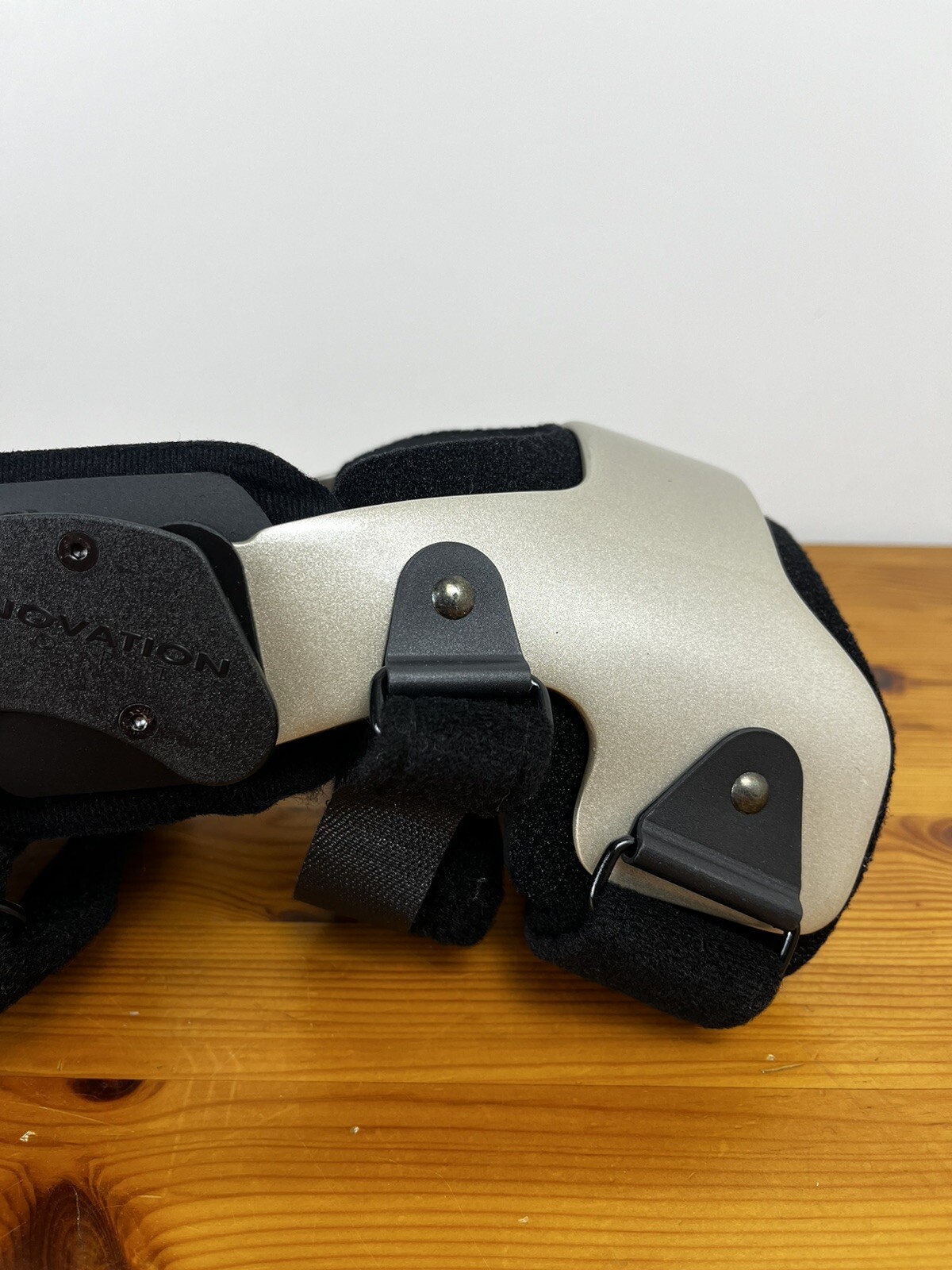 New OSSUR Supportive Adjustable Knee Brace Small Left Knee Innovation Sports