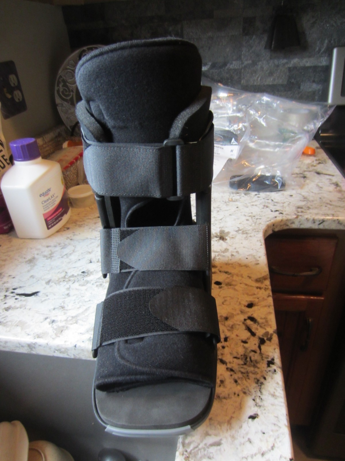 NWT Breg Size M softgait walker short boot w/instruction book RETAIL 232.00