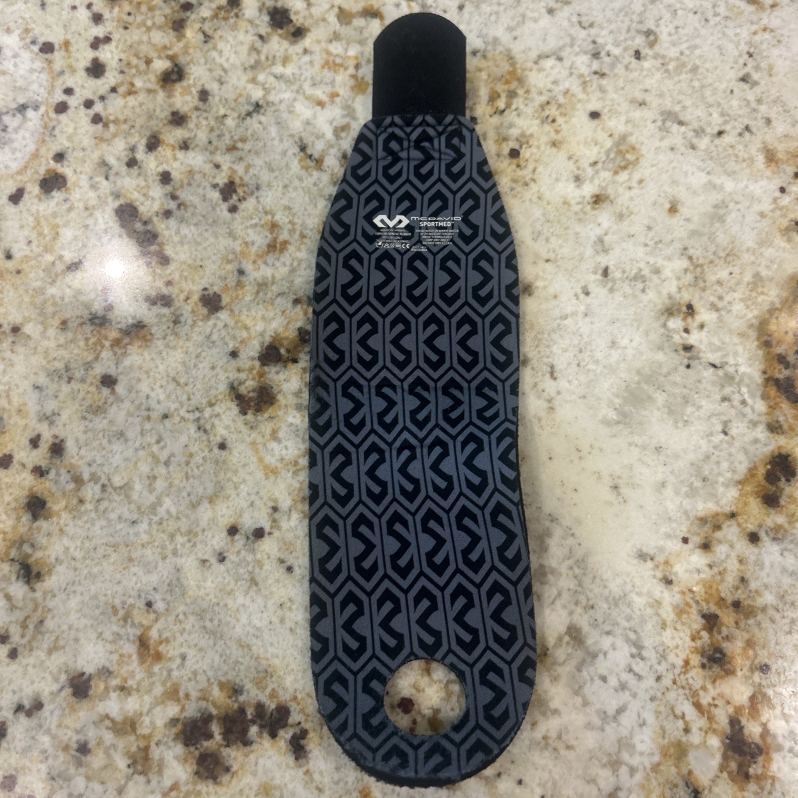 Genuine McDavid (451) Adjustable Hook & Loop One Size Fits Most Wrist Wrap
