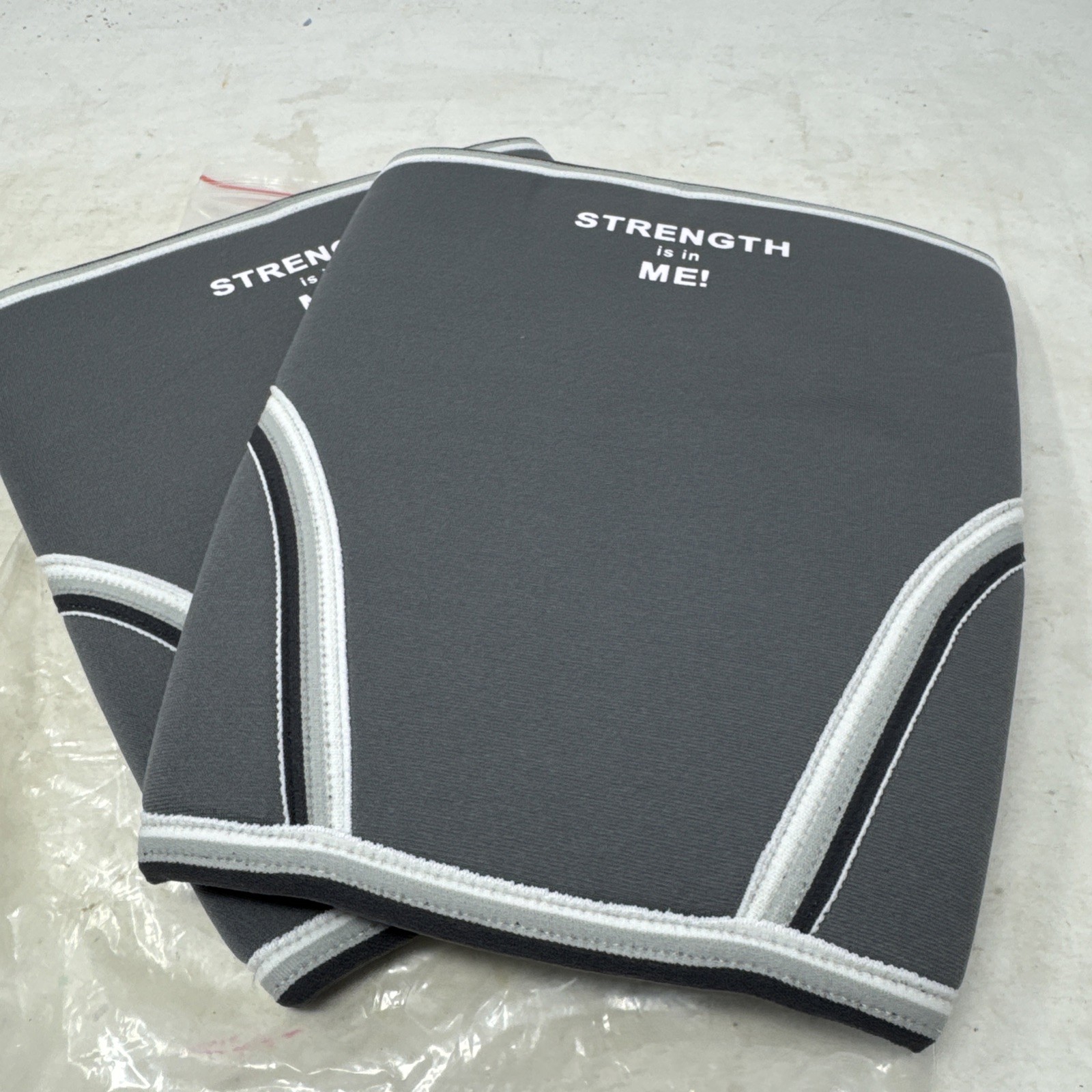 Pack Of 2 Compression Knee Sleeves for Weight Lifting, Squats, Gym – 2XL Gray