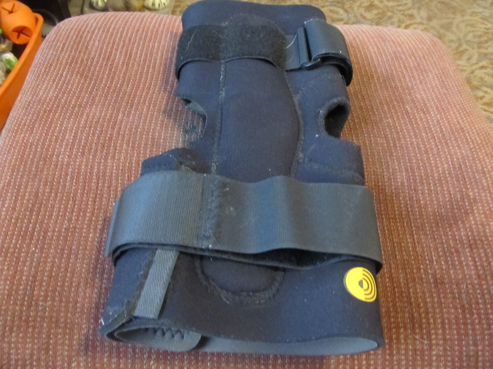 Corflex 13″ Posterior Adjustable Knee Sleeve With Hinge Medium 88-8054 in Box