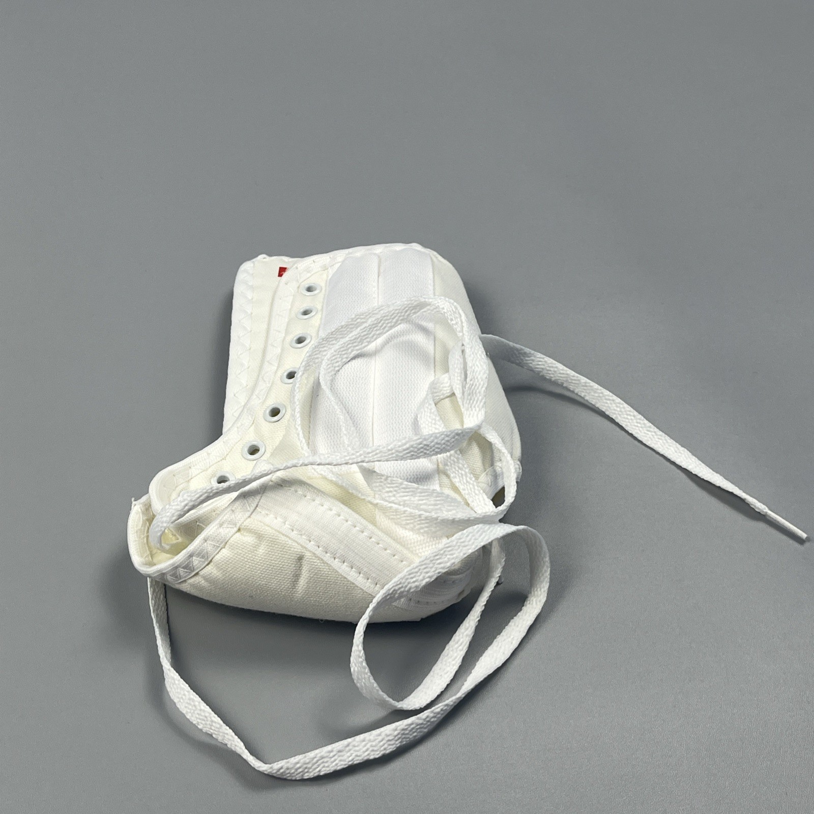 Mueller Lace Up Ankle Brace Adjustable Large White Compression Support