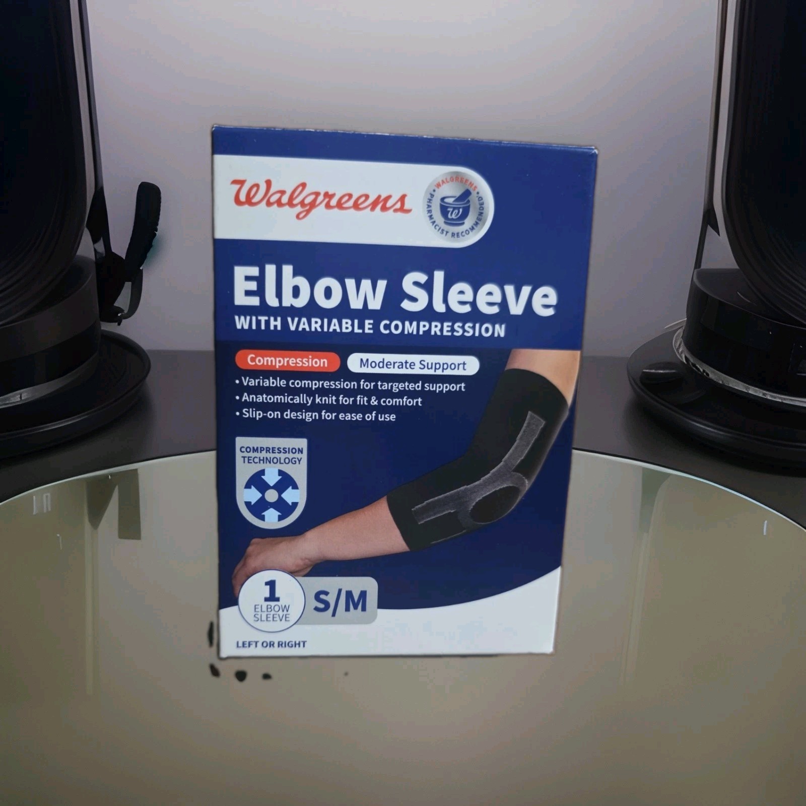 Elbow Sleeve w/ Variable Compression Moderate Support. 1 Elbow Sleeve Size: S/M