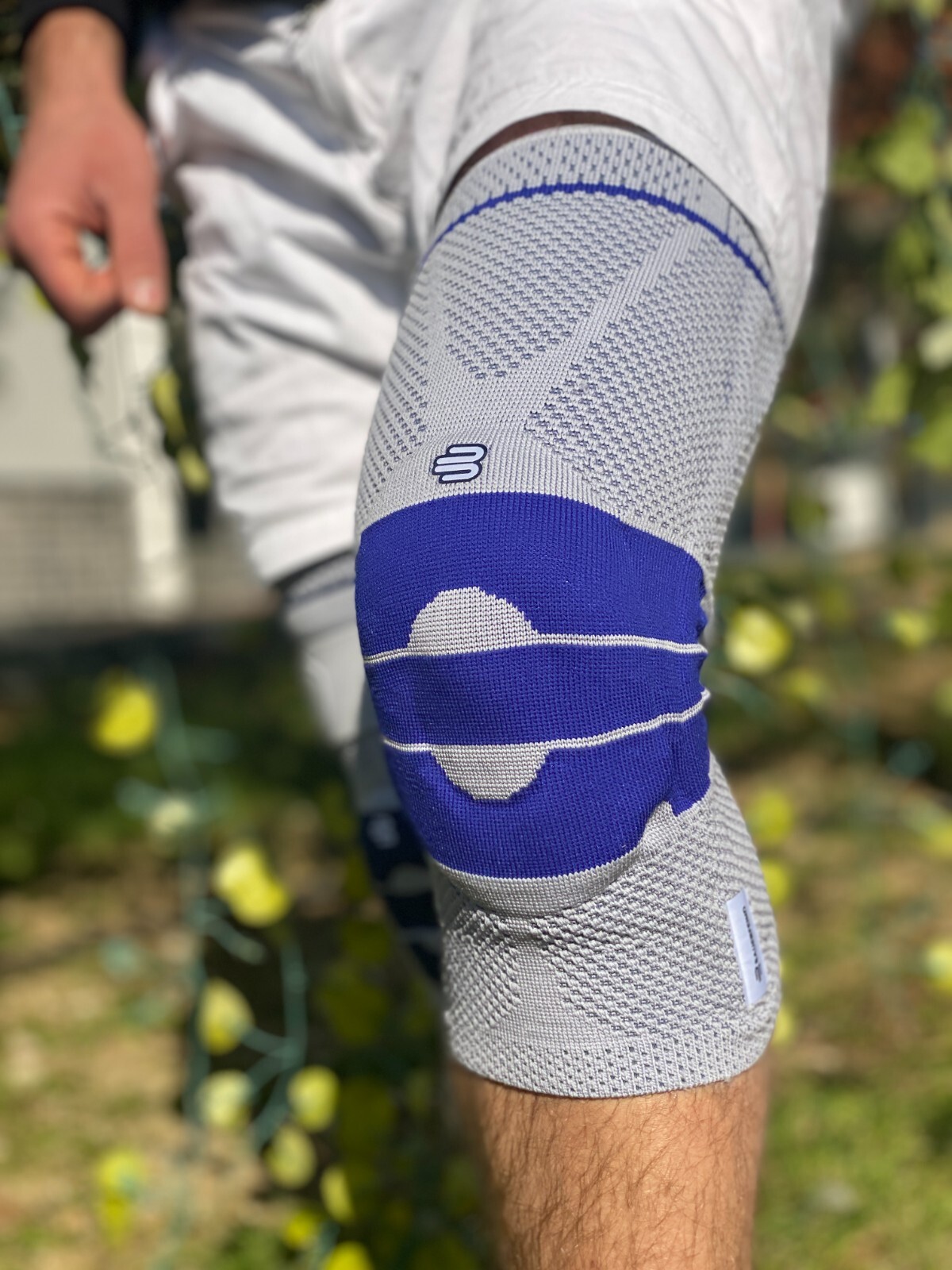 Bauerfeind GenuTrain Size 2 Knee Joint Brace Patella Support Meniscus Hinge