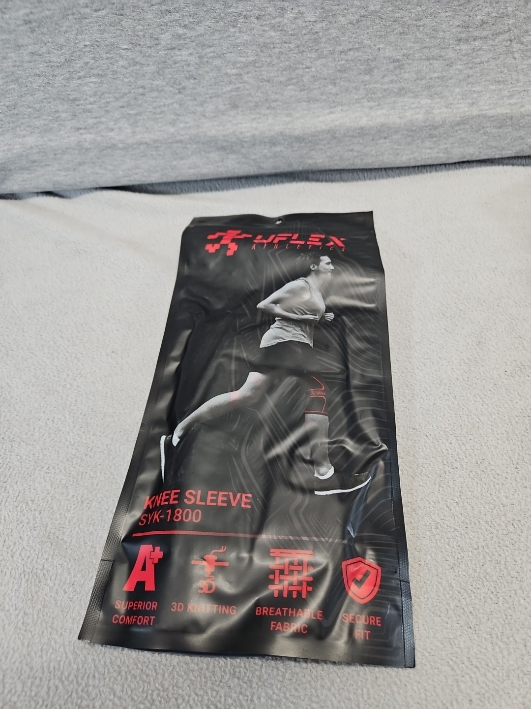 NEW ONE (1) UFLEX ATHLETICS KNEE SLEEVE BRACE SYK-1800 Small