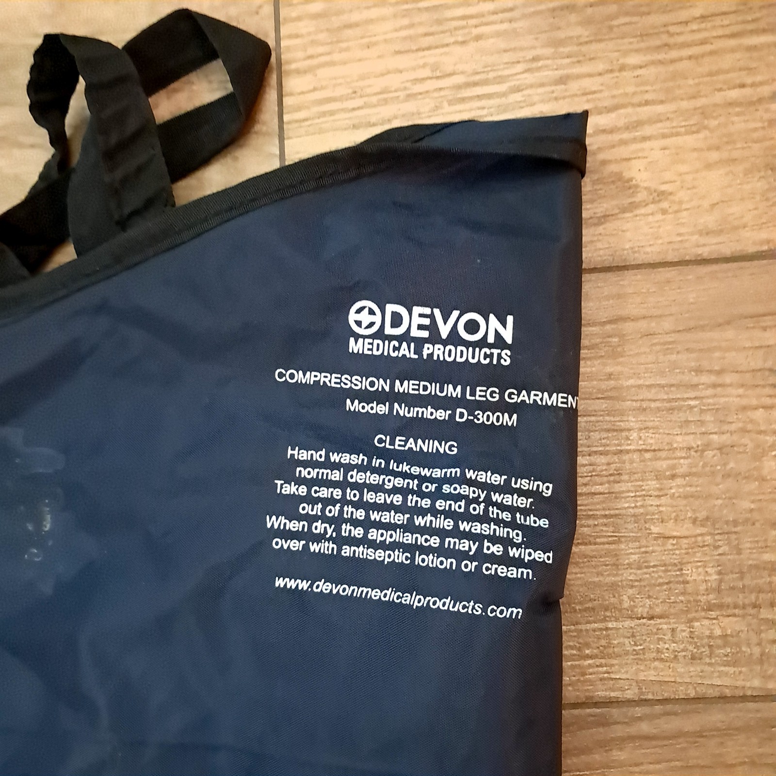 Devon Compression Therapy Garment 4 Chamber CircuFlow Leg Medium D-300M READ