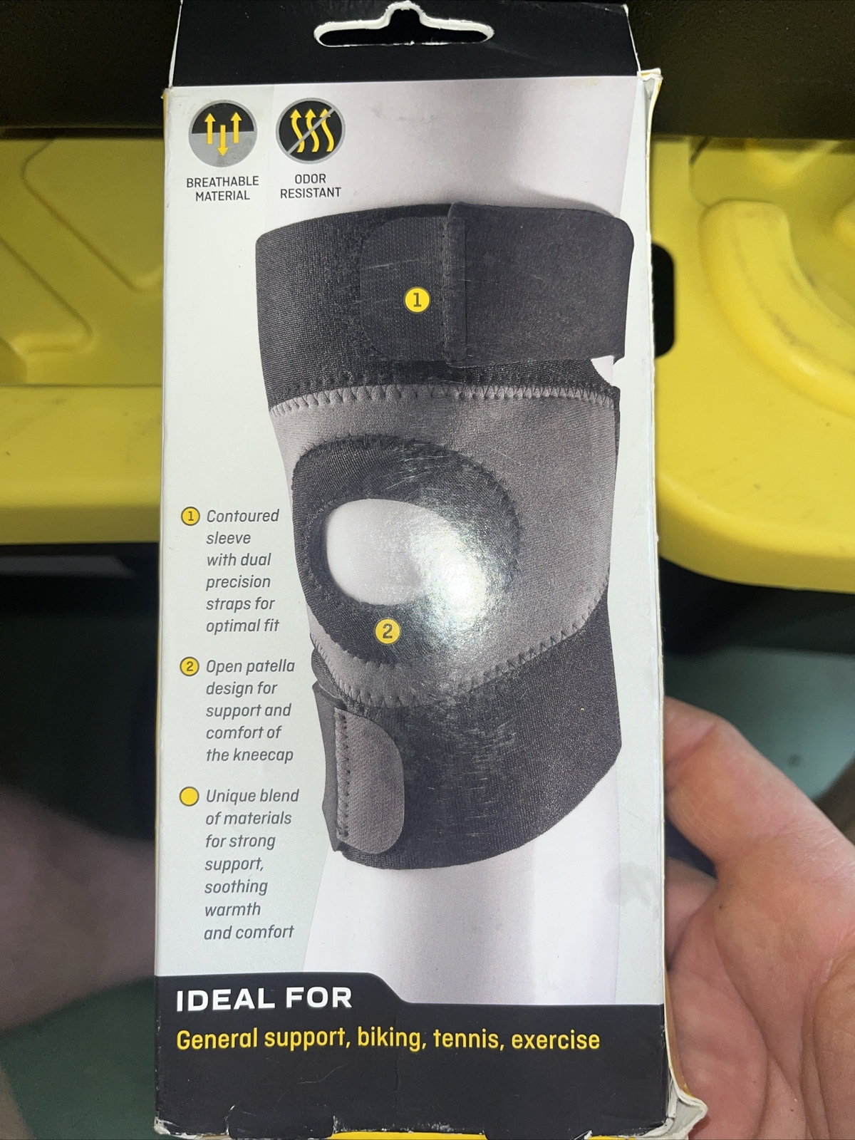 One Futuro Knee Performance Support Size Medium
