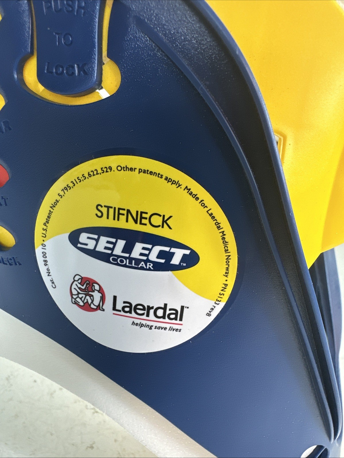 Stifneck Select Cervical Collar Adjustable Preformed Extrication Adult, Laerdal