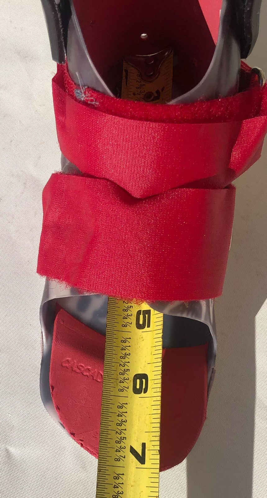 Cascade Hinged Leg Braces Left & Right Kids Black Red Skull Pirates