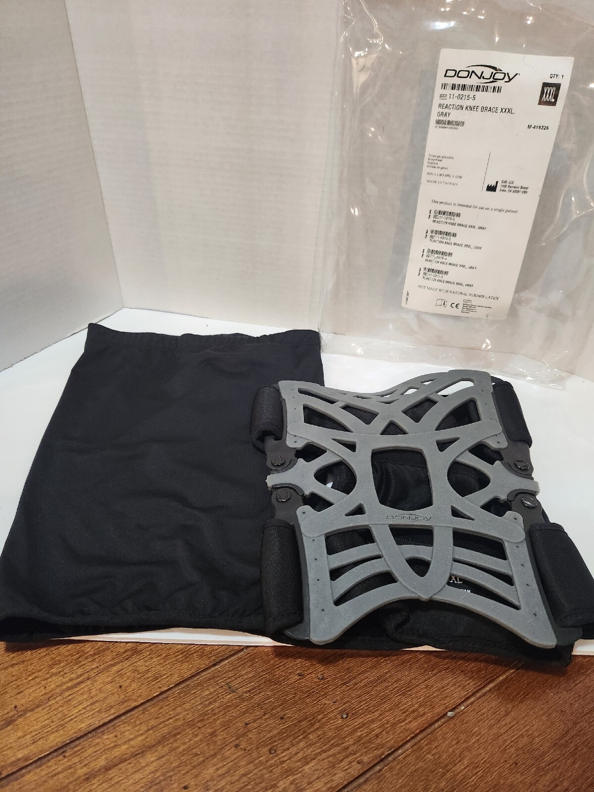 New KNEE Donjoy REACTION Knee Brace Gray XXL 11-0215-4