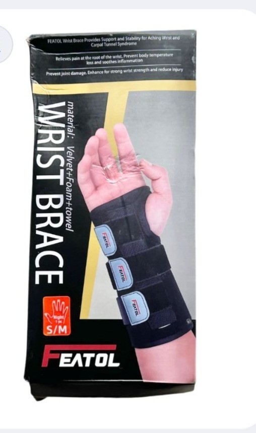 FEATOL Wrist Brace For Carpal Tunnel Adjustable Night Support M/L