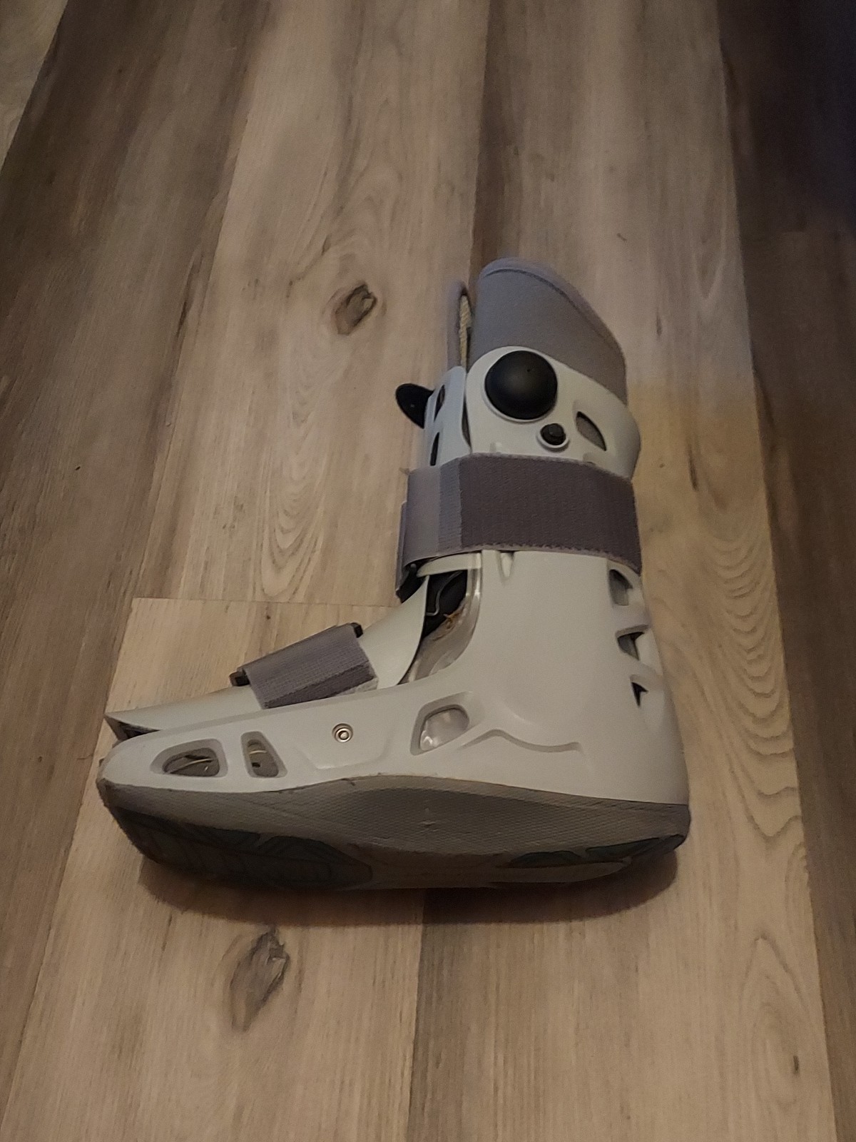 Aircast AirSelect Elite Walker Brace/Walking Boot, DJO (Short) Size Small