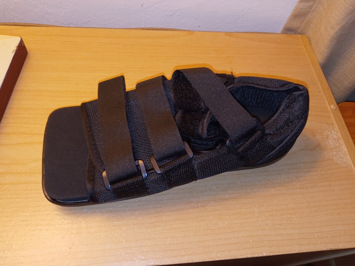 Breg Squared Toe Post-Op Shoe Sandal Injured Footwear for Toes and Feet- Small