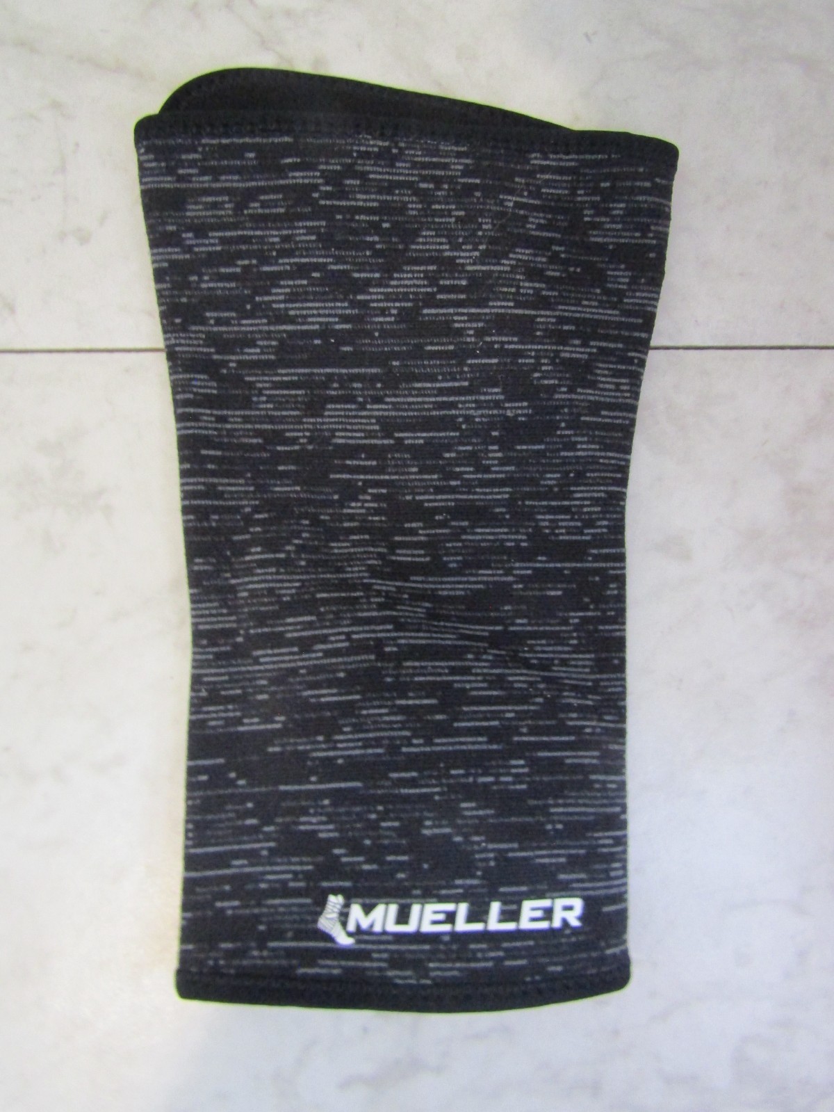 Mueller Knee Brace Black Streaky Neoprene Adjustable One Size Fits All