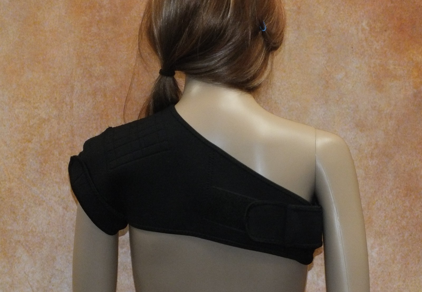 Unbranded / Generic Solid Black Hook & Loop Shoulder Brace (109872) Only *READ*