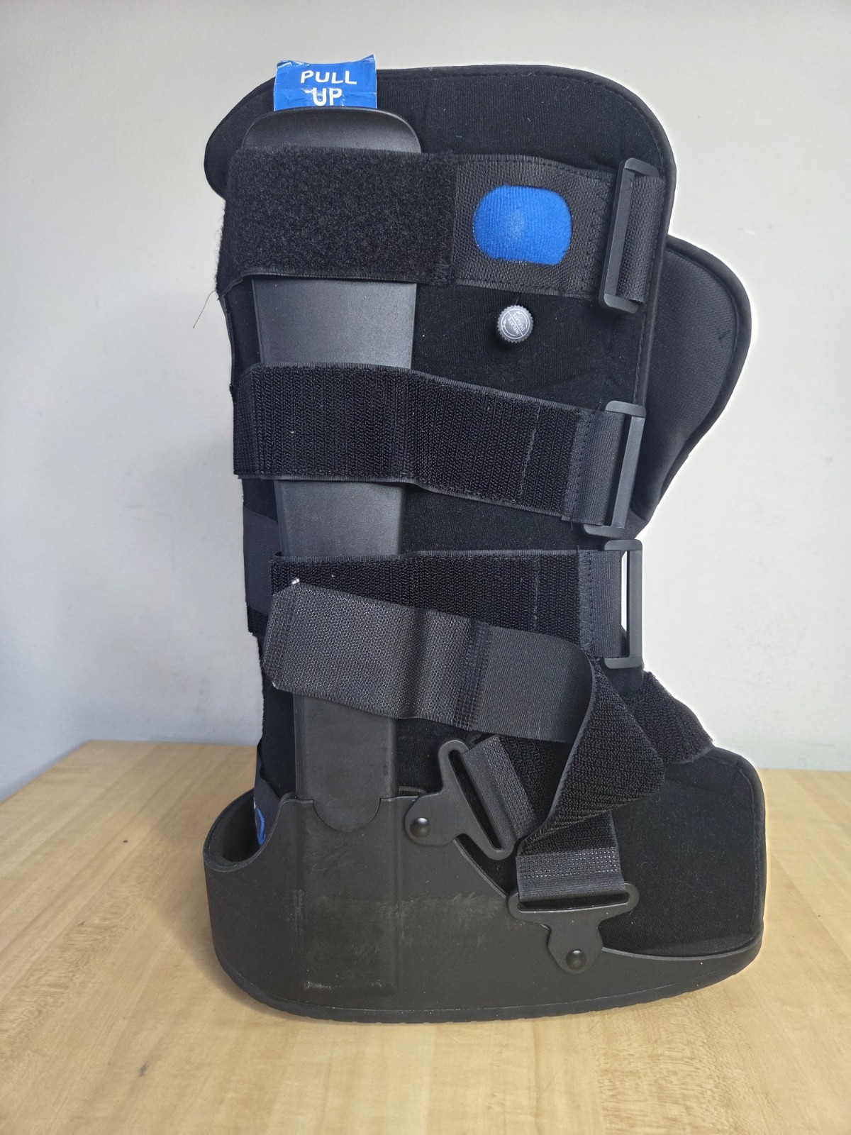United Ortho Air Cam Walker Fracture Boot, Black, Size M w/Darco Post Op Boot