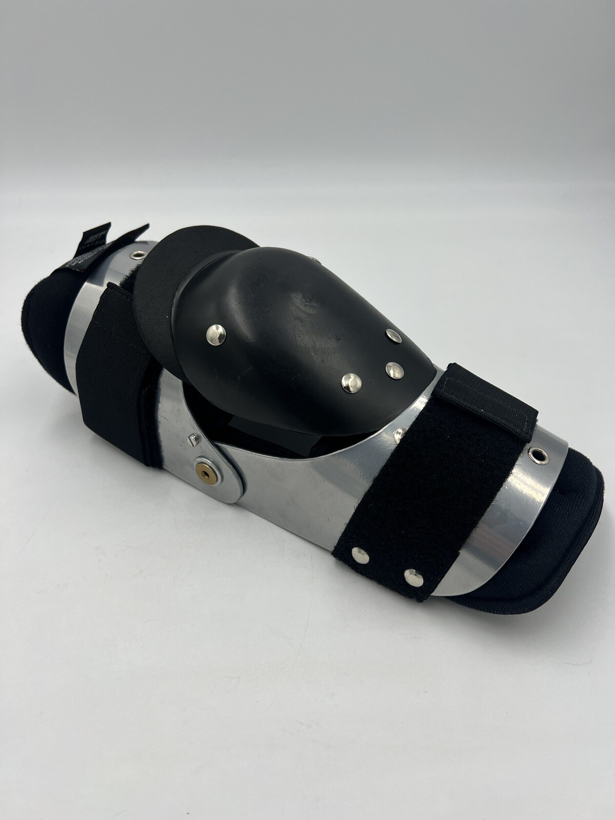 SixSixOne Matrix Knee Brace Size Small