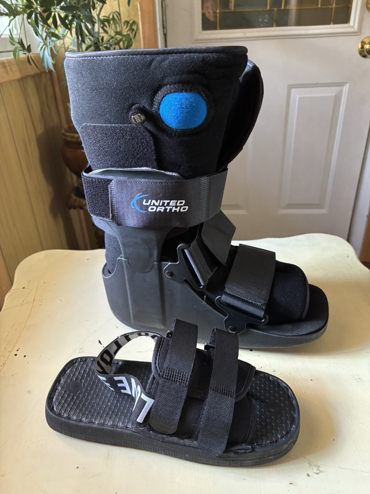 2 pc BRACE & United Ortho USA14115 Short Air Cam Walker Fracture Boot, Medium