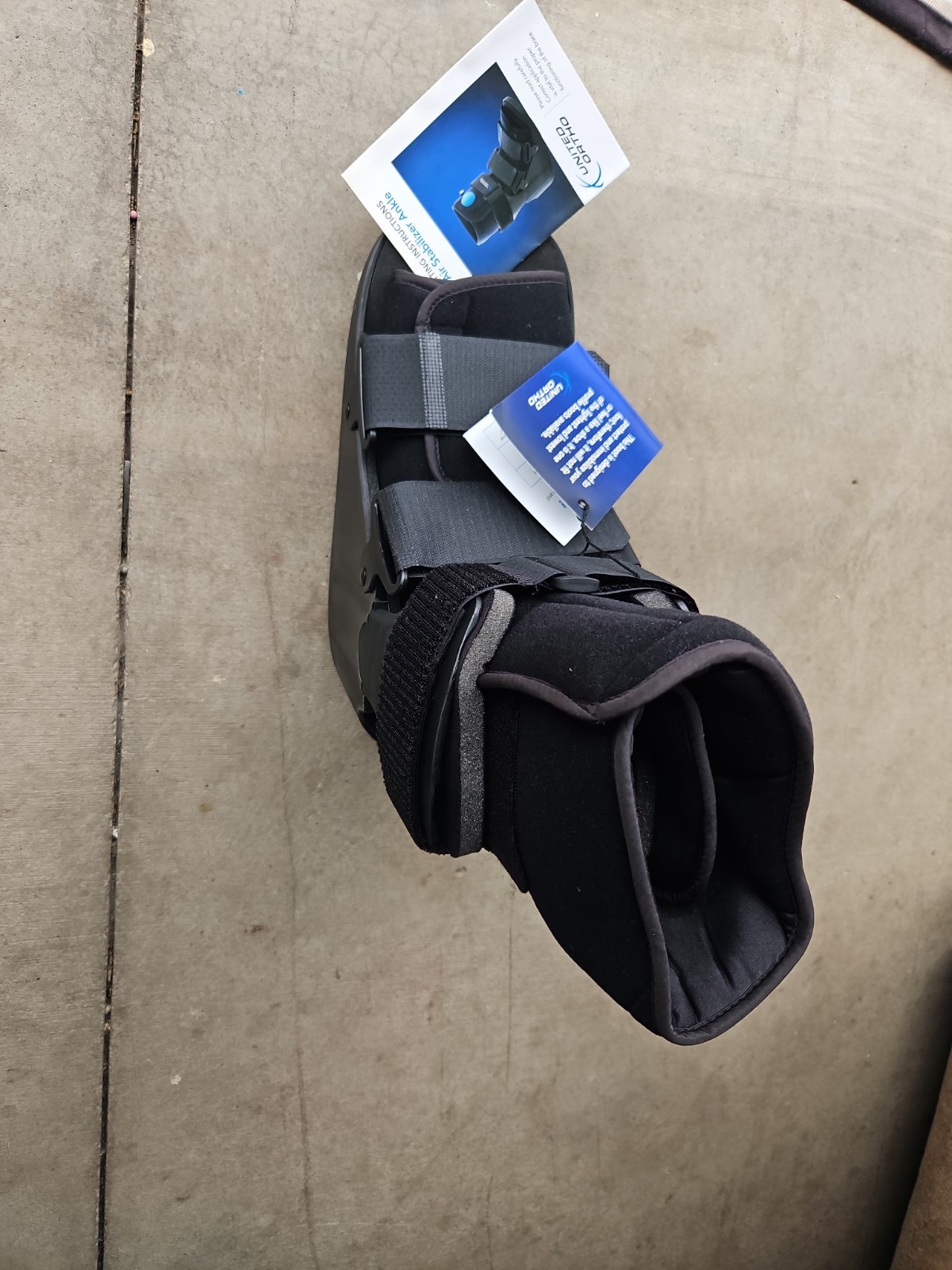 United Ortho Short Air Cam Walker Fracture Boot – Size LG – Black NEW WITH TAGS