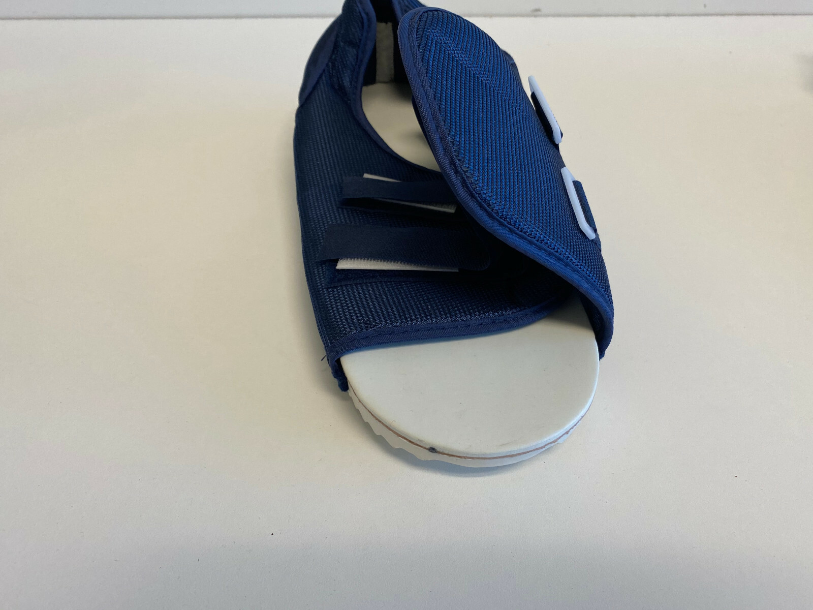 Lot of 5 ProCare Post OP Shoe Male – Medium 79-90185