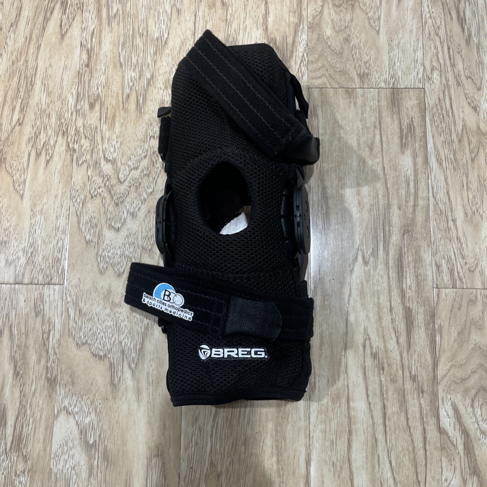NIB Breg PTO Airmesh Open Back Knee Brace Size Small