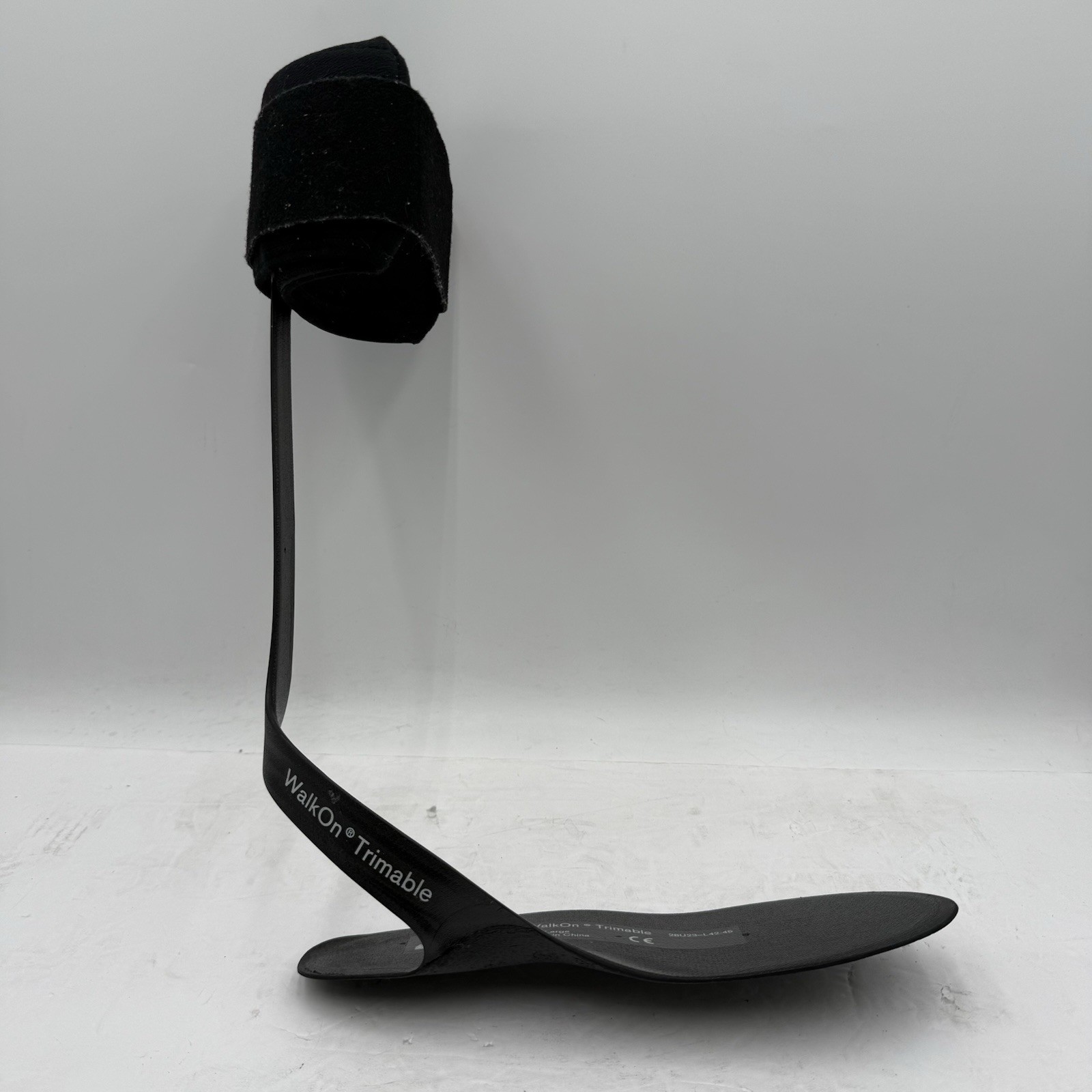 E10 OTTOBOCK WALK ON LEFT LARGE ANKLE BRACE BLACK, TRIMABLE.