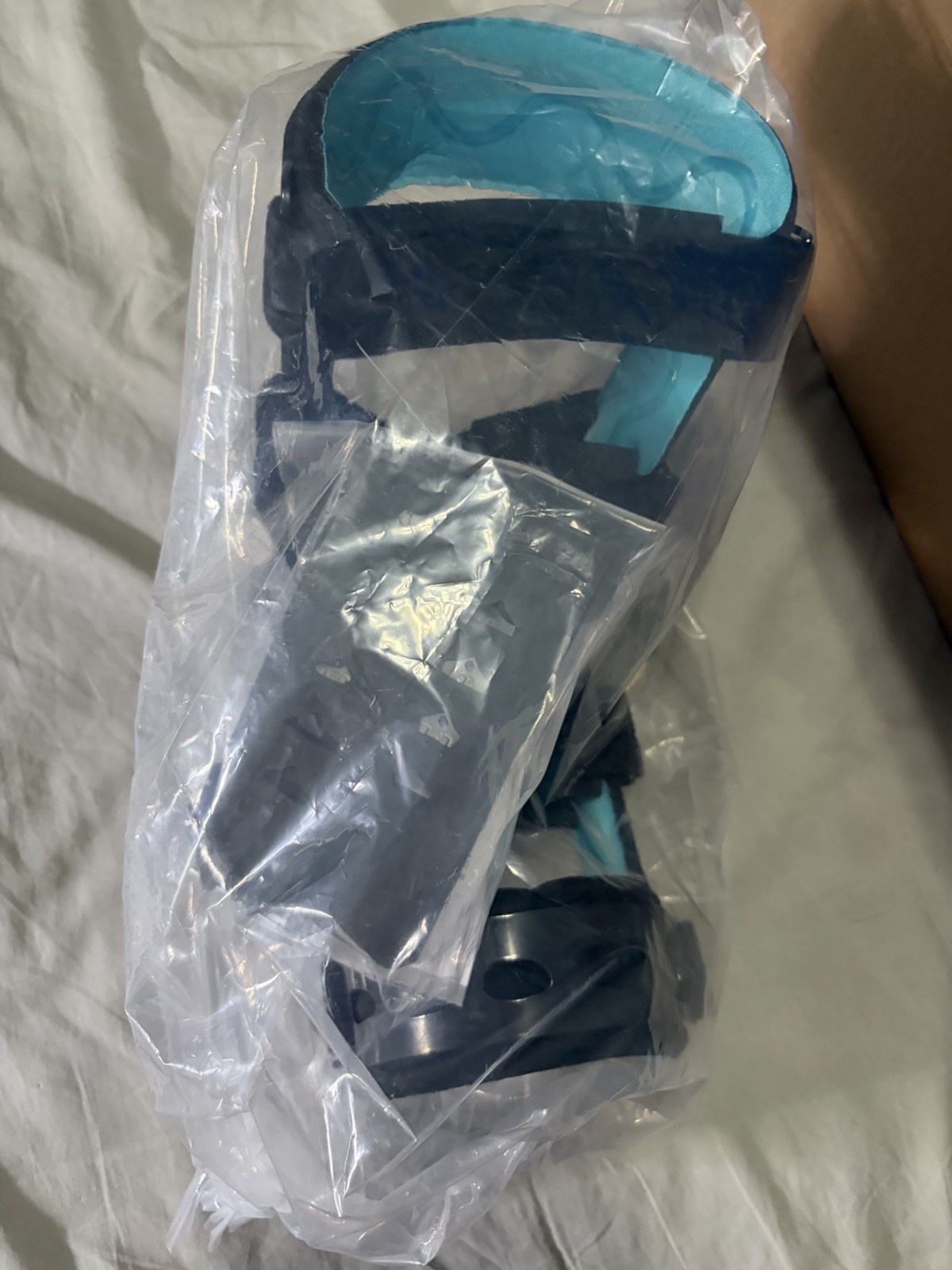 Brand New Sealed Medium Functional Hinged Knee Brace w Adjustable ROM for R leg