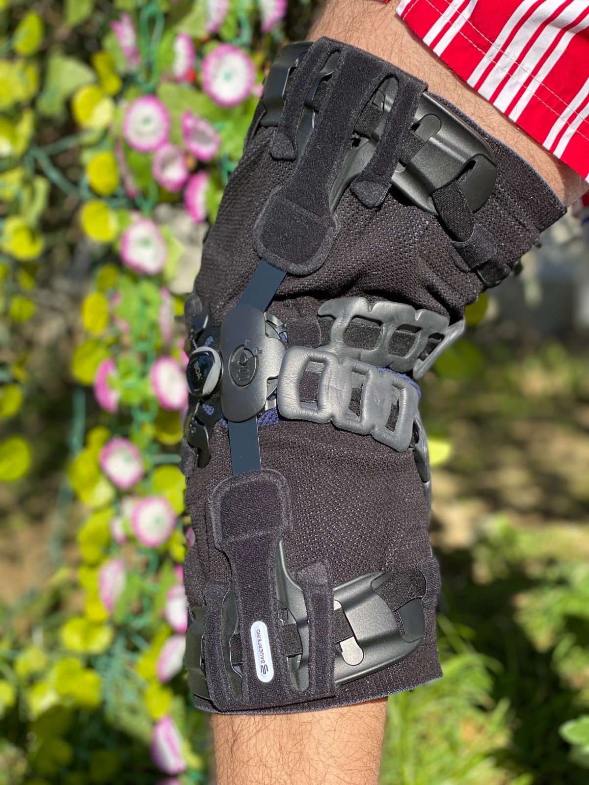 Bauerfeind GenuTrain OA Size 5 Knee Brace Support ACL Right Medial Left Lateral