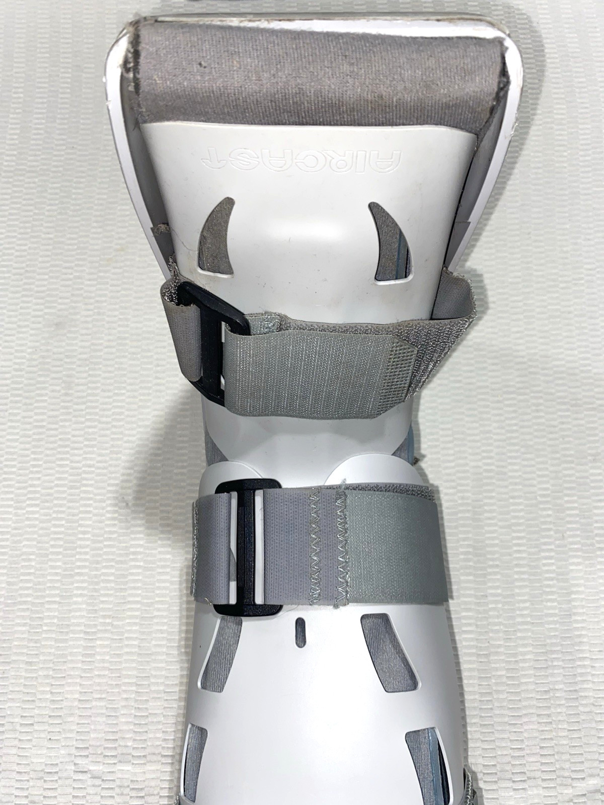 Aircast Walker Large 01F-L Inflatable Deflatable Medical Walking Boot Gray Right