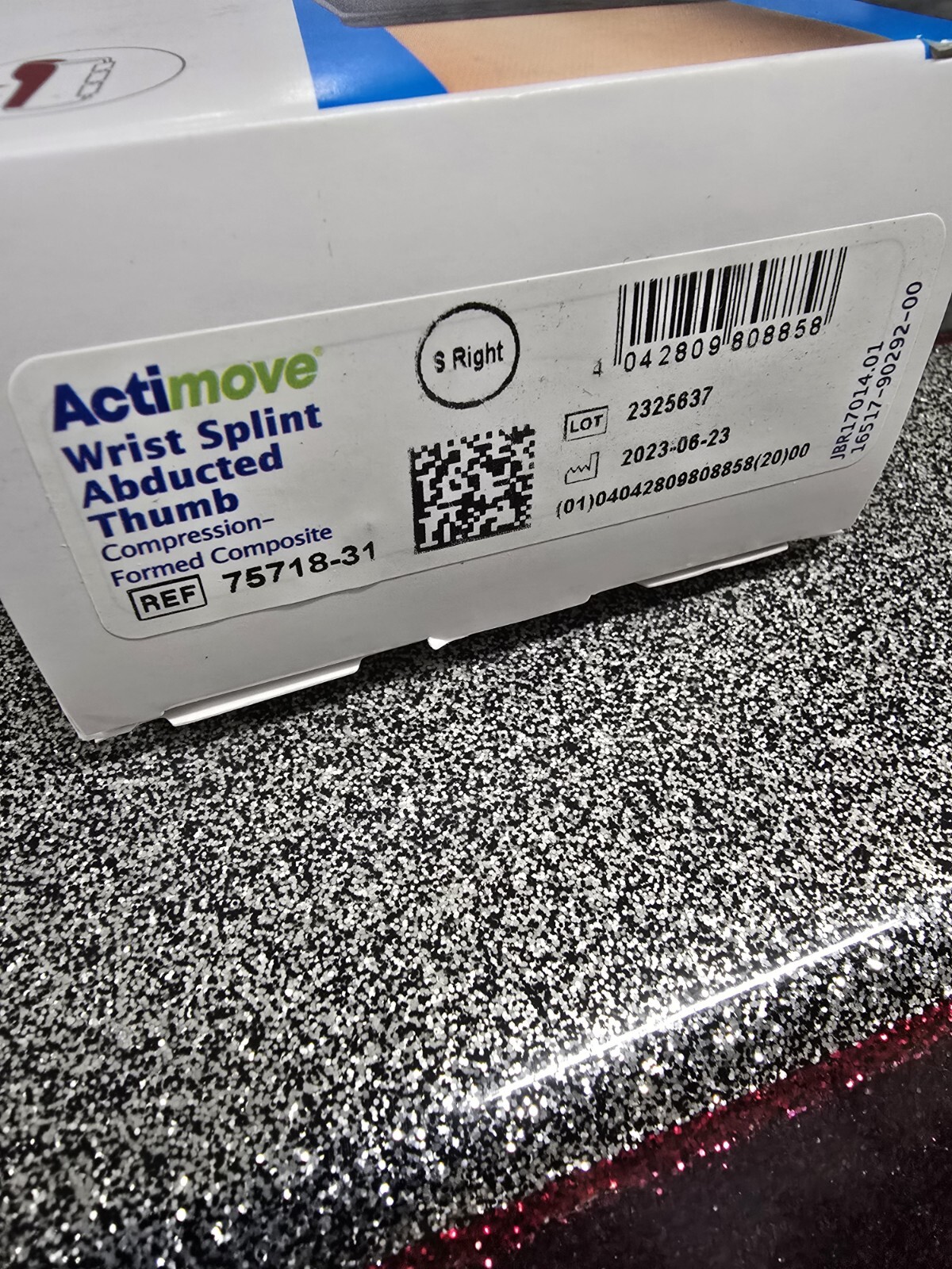 ACTIMOVE PROFESSIONAL LINE WRIST SPLINT 8 INCH, RIGHT HAND, SMALL, BLACK, NEW