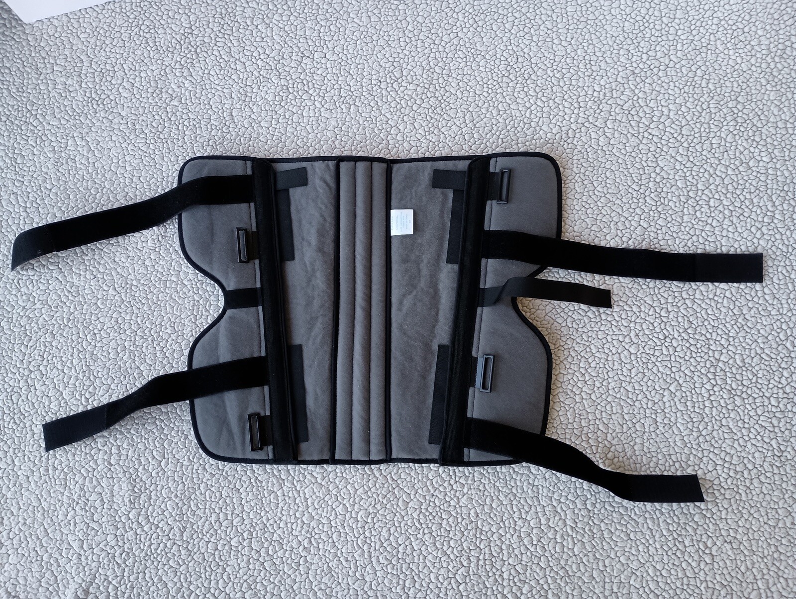 Knee Brace Knee Immobilizer Med/Large Adjustable Straps 16″ Long DJO DS200271123