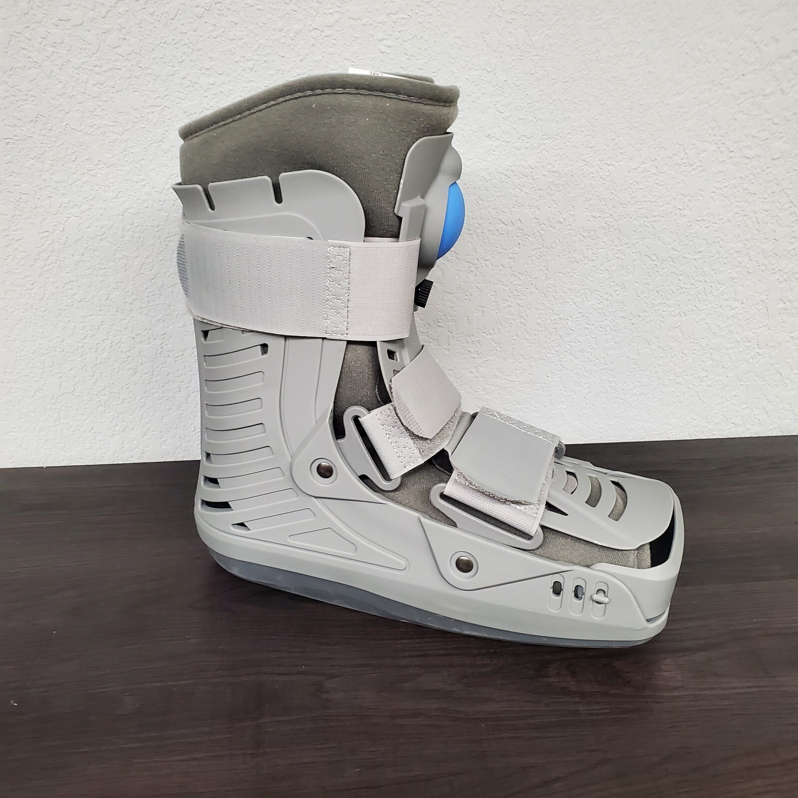 United Ortho 360 Walking Boot Sz Med Grey Unisex Air Fracture Inflate Air Pump