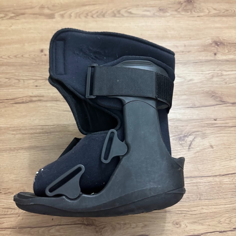 ProCare XcelTrax Air Ankle Walker Brace/Walking Universal Boot SMALL